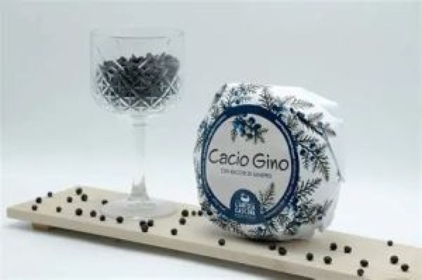 L'Antica Cascina - Mini Gino Cheese mixed milk with Juniper 380g image
